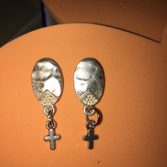 Small cross earrings - Picture 3 of 4